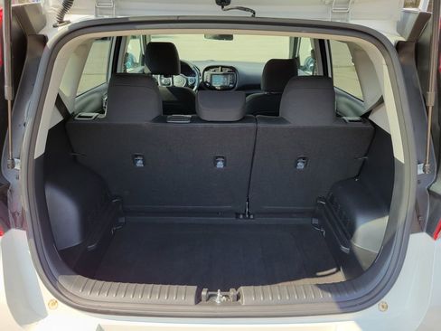 Used 2020 Kia Soul LX image 12