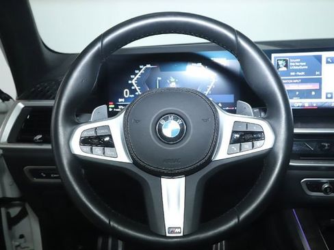 Certified 2024 BMW X7 xDrive40i w/ M Sport Package image 23