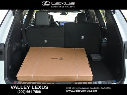 New 2026 Lexus TX 500h AWD image 18