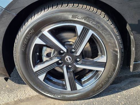 Used 2024 Nissan Sentra SV FWD image 5