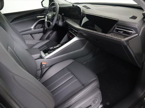 Used 2025 Audi Q5 Premium w/ Convenience Package AWD/4WD image 18