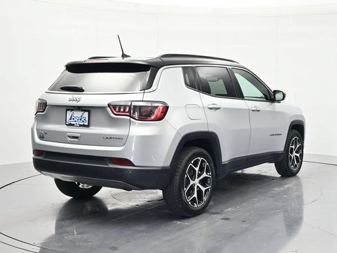Used 2024 Jeep Compass Limited AWD/4WD image 5