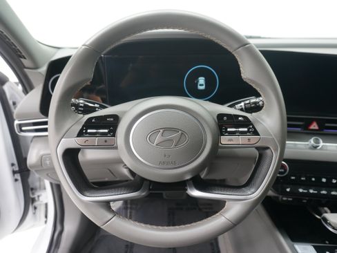 Used 2024 Hyundai Elantra SEL w/ Convenience Package FWD image 15