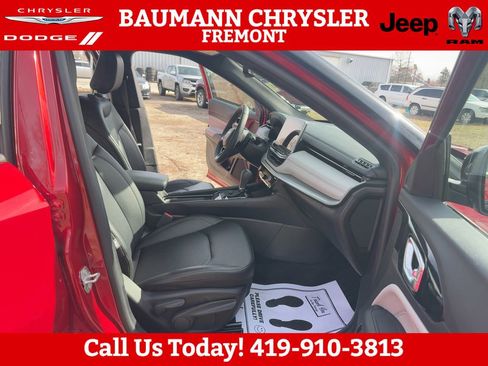 Used 2025 Jeep Compass Limited AWD/4WD image 12