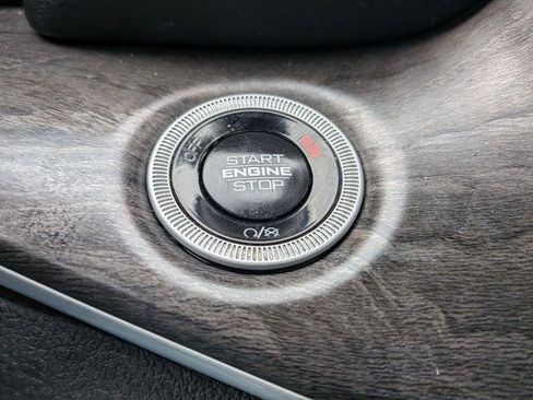 Certified 2024 Jeep Grand Cherokee L Limited w/ Luxury Tech Group II image 22