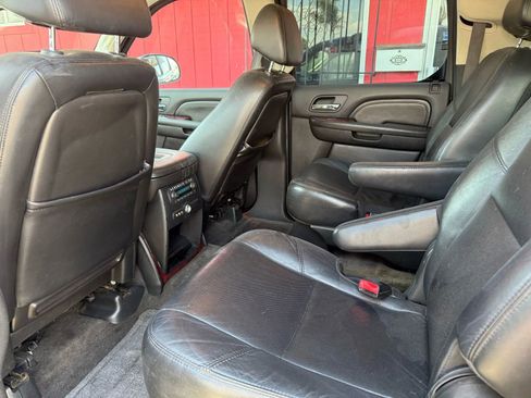 Used 2008 Cadillac Escalade ESV AWD image 14