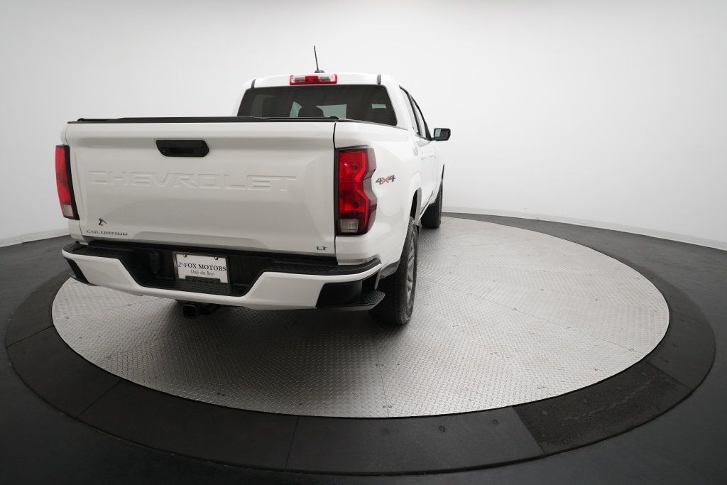 Used 2023 Chevrolet Colorado LT AWD/4WD image 12