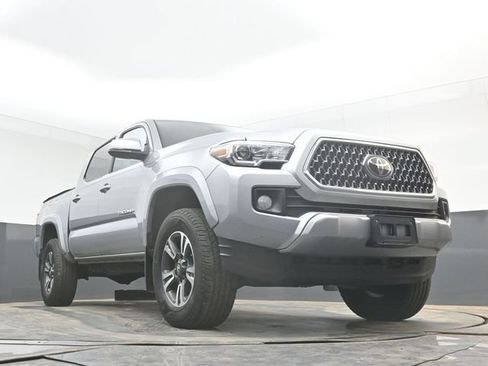 Used 2019 Toyota Tacoma TRD Sport AWD/4WD image 41