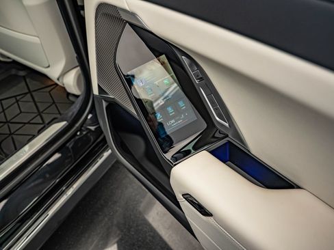 Used 2024 BMW i7 eDrive50 RWD image 38