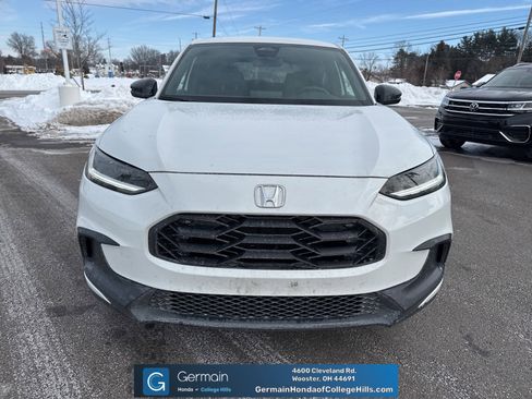 Used 2023 Honda HR-V Sport image 2