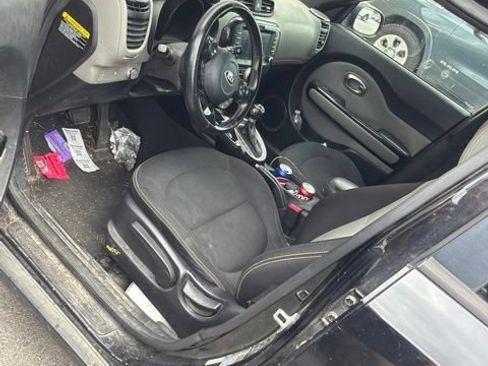 Used 2014 Kia Soul + w/ Audio Package FWD image 2