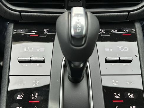 New 2025 Porsche Macan Turbo image 24