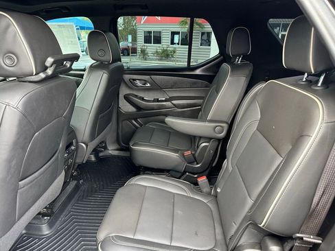 Used 2023 Chevrolet Traverse Premier w/ Redline Edition image 17