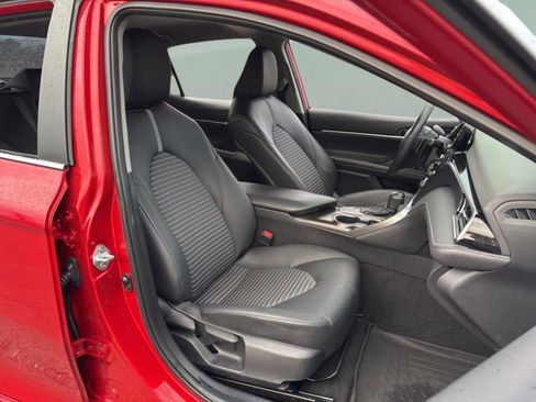 Used 2023 Toyota Camry SE image 29