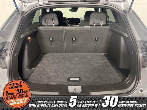 Certified 2025 Chevrolet Trax RS w/ Driver Confidence Package image 18