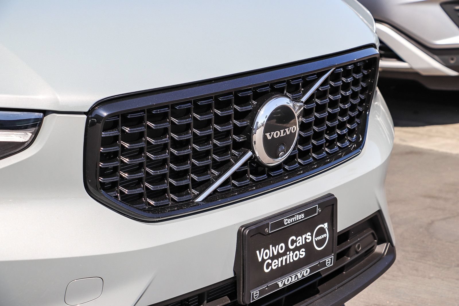 Used 2026 Volvo XC40 B5 Ultra w/ Climate Package AWD/4WD image 5