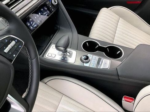 Used 2025 Genesis G70 2.5T w/ Sport Prestige Package image 16