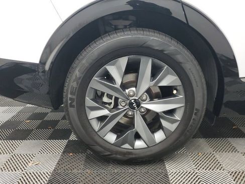 Used 2024 Kia Sportage SX image 7