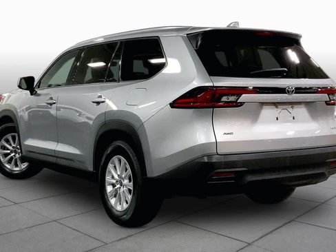 Used 2025 Toyota Grand Highlander AWD image 12