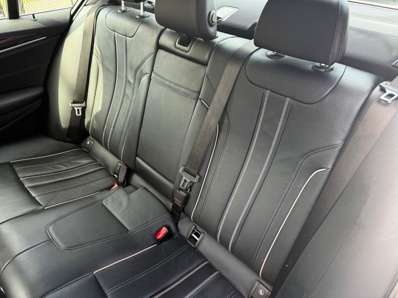 Used 2019 BMW 530e w/ Convenience Package RWD image 24