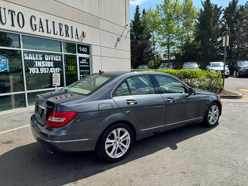 Used 2013 Mercedes-Benz C 300 Sport image 6