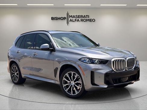 Used 2025 BMW X5 xDrive40i w/ M Sport Package AWD/4WD image 1