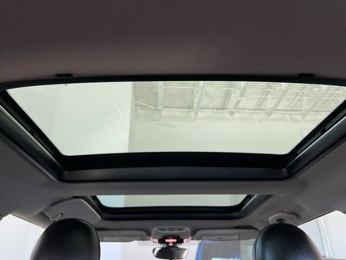 Used 2015 MINI Cooper S image 19