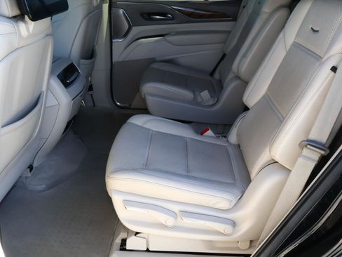 Used 2022 Cadillac Escalade Sport Platinum image 28