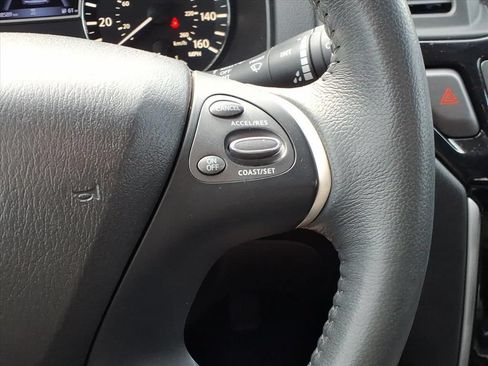 Used 2018 Nissan Pathfinder SV FWD image 22