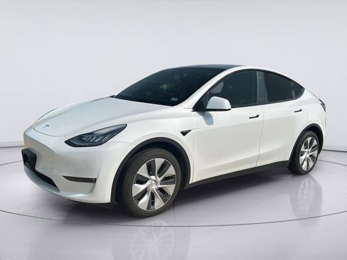 Used 2021 Tesla Model Y Long Range AWD/4WD image 3