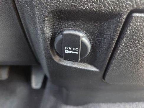 Used 2023 RAM 1500 Classic SLT AWD/4WD image 37