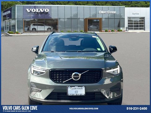 Used 2026 Volvo XC40 B5 Core w/ Protection Package Premier AWD/4WD image 2