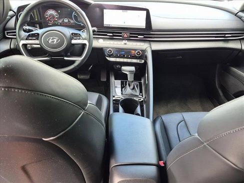 Used 2023 Hyundai Elantra Limited FWD image 25
