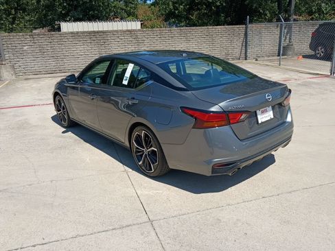 Used 2025 Nissan Altima 2.5 SR FWD image 8