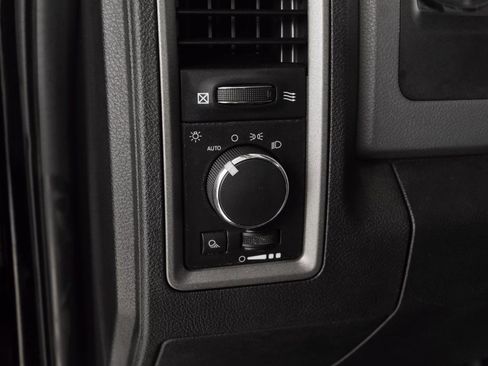 Used 2013 RAM 1500 ST w/ SXT Appearance Group image 13