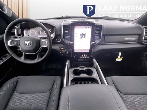 New 2026 RAM 1500 4x4 Crew Cab image 10