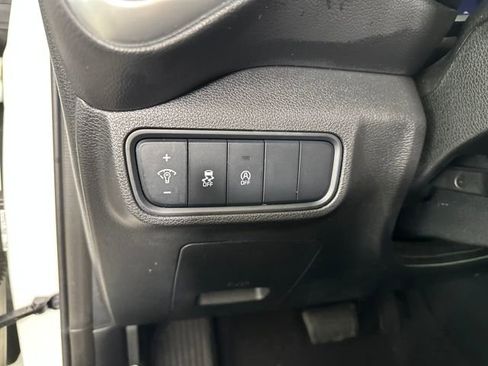 Used 2023 Kia Soul LX image 19