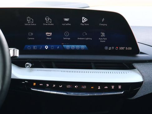 Certified 2025 Cadillac Optiq Sport 1 AWD/4WD image 15
