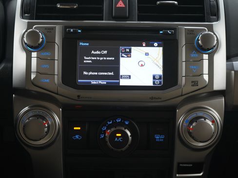 Used 2016 Toyota 4Runner SR5 AWD/4WD image 17