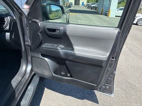 Used 2022 Toyota Tacoma SR AWD/4WD image 25