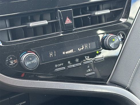 Used 2023 Toyota Camry SE image 29