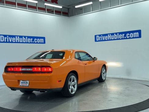 Used 2014 Dodge Challenger SXT Plus RWD image 2