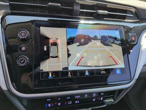 Used 2023 Chevrolet Bolt EUV Premier FWD image 13