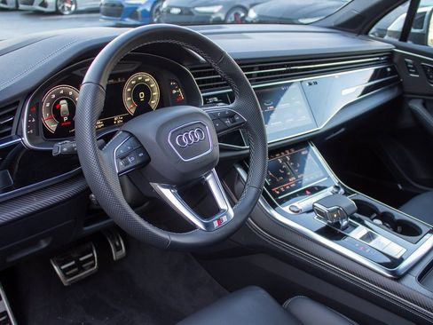 Used 2025 Audi SQ7 Prestige image 11