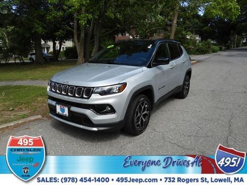 Used 2025 Jeep Compass Limited AWD/4WD image 1