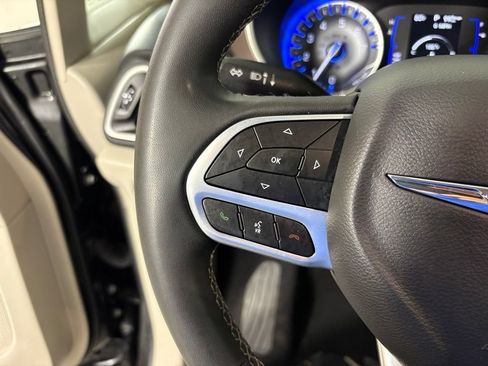 Used 2023 Chrysler Voyager LX FWD image 21