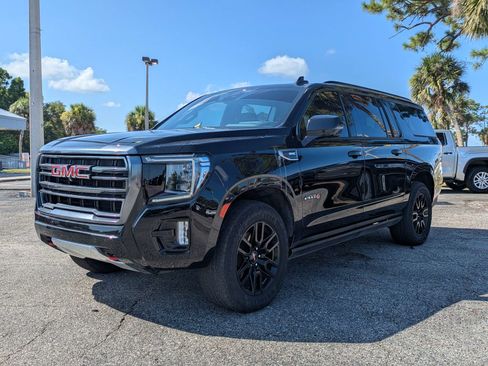 Used 2023 GMC Yukon XL AT4 w/ AT4 Premium Package AWD/4WD image 8