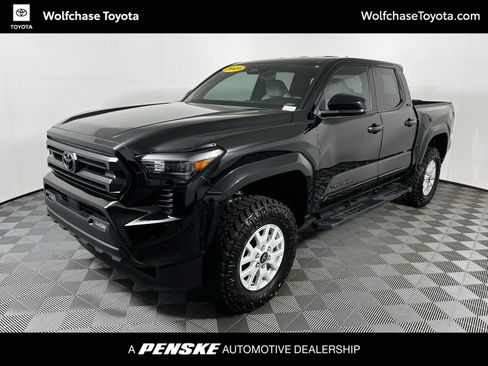 Used 2025 Toyota Tacoma SR5 AWD/4WD image 1