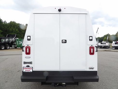 Used 2024 Ford E-350 and Econoline 350 Super Duty w/ Driver's Safety Package RWD image 7