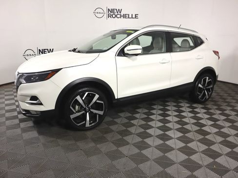 Used 2022 Nissan Rogue Sport SL w/ Premium Package image 4